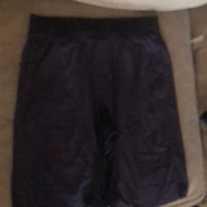 MEN/boys Lululemon black athletic shorts, size M